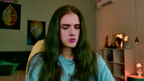 harvey_hair online show from November 24, 2025, 12:05 pm