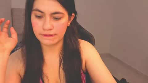 hasszul_2 online show from May 1, 2026, 8:46 pm