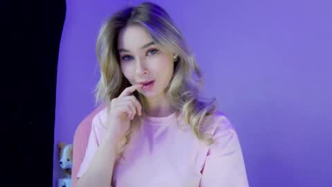 Anna online show from April 15, 2026, 1:51 pm