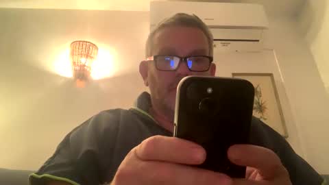 hawks2113 online show from February 25, 2025, 9:35 pm