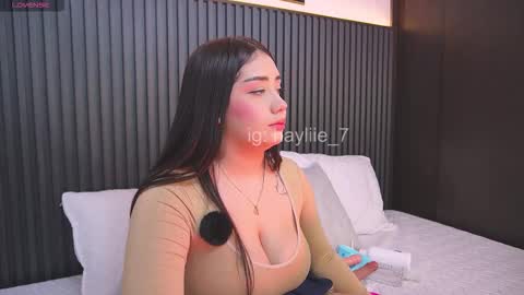 haylie  See you tonight at 8pm Colombia time online show from February 17, 2026, 5:26 am