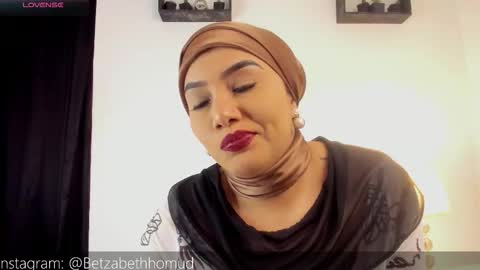 Snapshot of hayat_alcaraz chatting on February 3, 2026, 9:42 pm Hayat online show from February 3, 2026, 9:42 pm