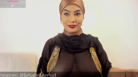 Snapshot of hayat_alcaraz chatting on February 5, 2026, 10:25 pm Hayat online show from February 5, 2026, 10:25 pm