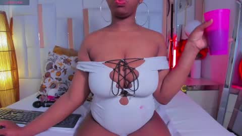 Snapshot of hazel_lanee chatting on June 1, 2026, 4:03 am hazel_lanee online show from June 1, 2026, 4:03 am