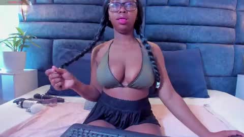 Snapshot of hazel_lanee chatting on July 20, 2026, 4:16 am hazel_lanee online show from July 20, 2026, 4:16 am