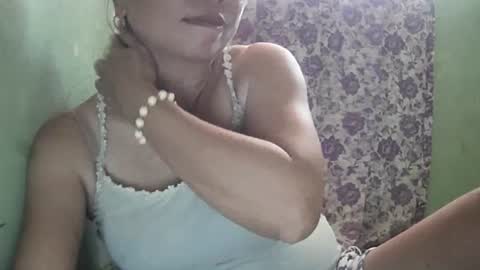 Snapshot of hazeldhane chatting on July 15, 2026, 6:40 am hazeldhane online show from July 15, 2026, 6:40 am