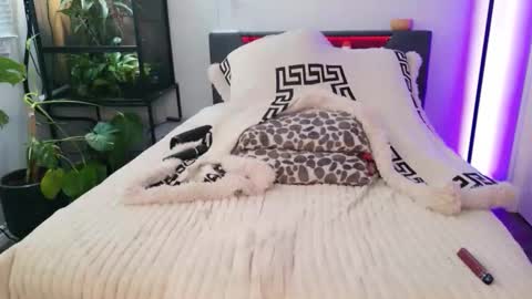 Hazeleo online show from March 5, 2026, 9:11 pm