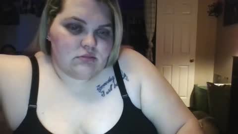 Hazeleyez97 online show from September 9, 2025, 5:01 pm