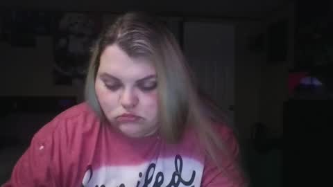 Hazeleyez97 online show from September 18, 2025, 1:46 pm