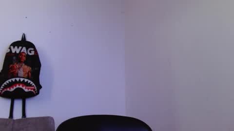 hazlan_420 online show from November 15, 2025, 7:32 pm