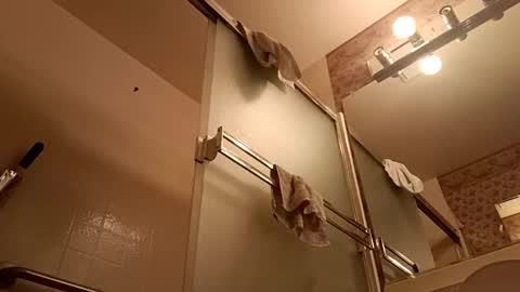 Snapshot of hbdj2164 chatting on January 24, 2025, 9:17 am hbdj2164 online show from January 24, 2025, 9:17 am