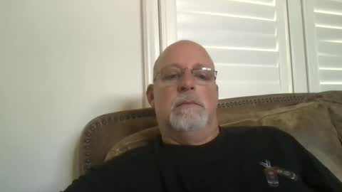 Snapshot of hdeuce22 chatting on October 7, 2025, 7:11 pm Hdeuce22 online show from October 7, 2025, 7:11 pm