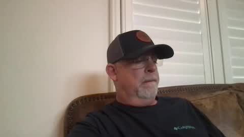 Snapshot of hdeuce22 chatting on February 18, 2026, 4:25 pm Hdeuce22 online show from February 18, 2026, 4:25 pm