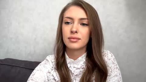 Mona online show from October 17, 2025, 10:40 am