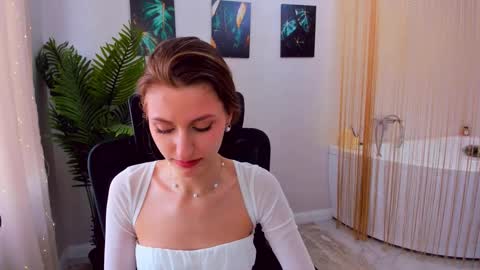 heartedlove_1 online show from February 16, 2025, 9:48 am