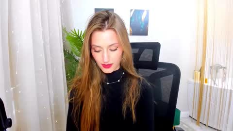 heartedlove_1 online show from March 11, 2025, 11:44 am