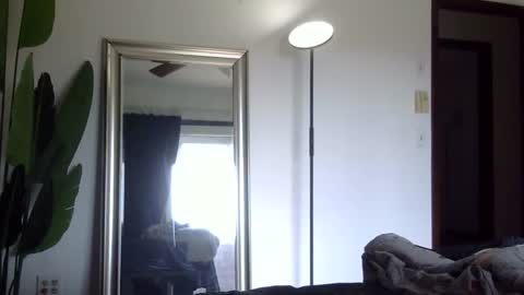 heatwavee online show from April 10, 2026, 1:27 pm