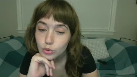 heavenlysiren online show from April 18, 2026, 4:49 am