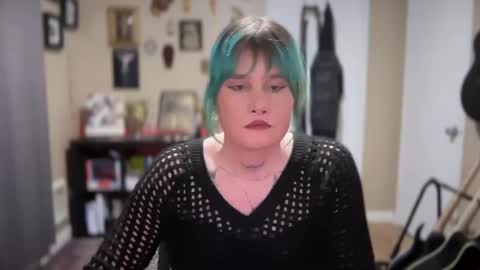 Saoirse online show from December 3, 2024, 8:27 am