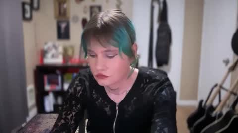 Saoirse online show from December 5, 2024, 7:05 am