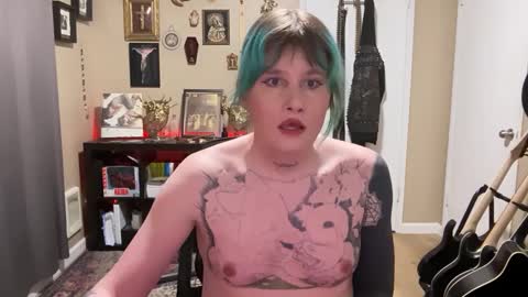 Saoirse online show from December 5, 2024, 2:55 pm