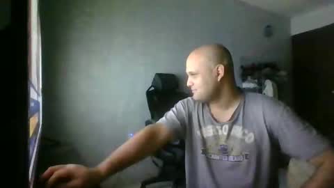 Snapshot of heavy_rebellxc chatting on December 25, 2024, 7:03 am Heavy Rebell online show from December 25, 2024, 7:03 am