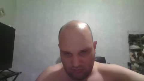 Snapshot of heavy_rebellxc chatting on January 1, 2025, 8:24 am Heavy Rebell online show from January 1, 2025, 8:24 am