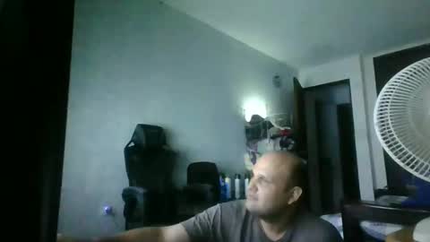 Snapshot of heavy_rebellxc chatting on October 1, 2025, 3:12 am Heavy Rebell online show from October 1, 2025, 3:12 am