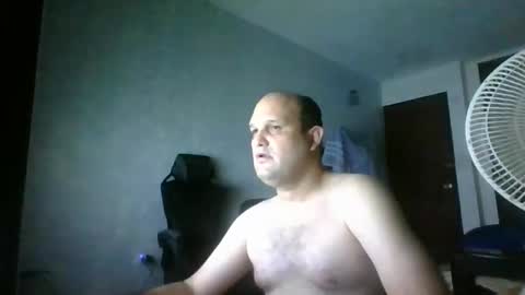 Snapshot of heavy_rebellxc chatting on October 18, 2025, 8:04 am Heavy Rebell online show from October 18, 2025, 8:04 am