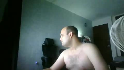 Snapshot of heavy_rebellxc chatting on October 19, 2025, 7:42 am Heavy Rebell online show from October 19, 2025, 7:42 am