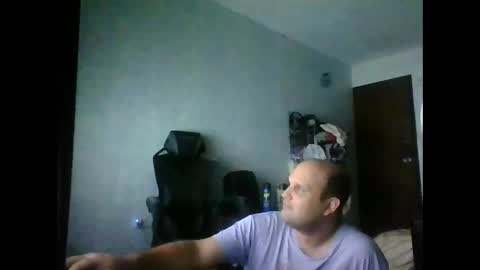 Snapshot of heavy_rebellxc chatting on October 24, 2025, 4:42 am Heavy Rebell online show from October 24, 2025, 4:42 am