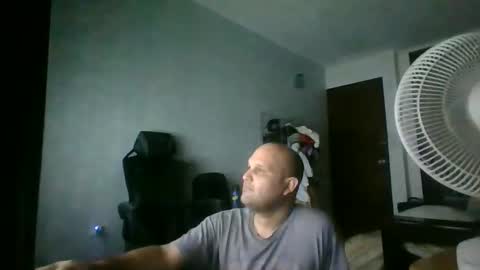 Snapshot of heavy_rebellxc chatting on November 13, 2025, 7:18 am Heavy Rebell online show from November 13, 2025, 7:18 am