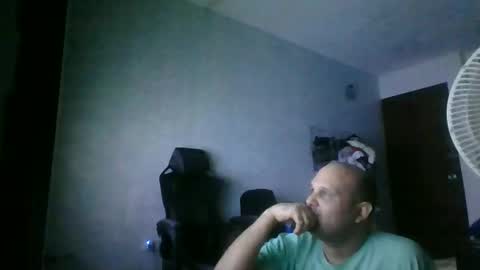 Snapshot of heavy_rebellxc chatting on November 22, 2025, 5:39 am Heavy Rebell online show from November 22, 2025, 5:39 am