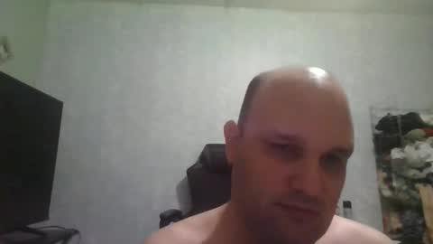 Snapshot of heavy_rebellxc chatting on November 29, 2025, 6:05 am Heavy Rebell online show from November 29, 2025, 6:05 am