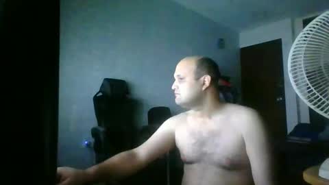 Snapshot of heavy_rebellxc chatting on December 15, 2025, 8:51 am Heavy Rebell online show from December 15, 2025, 8:51 am