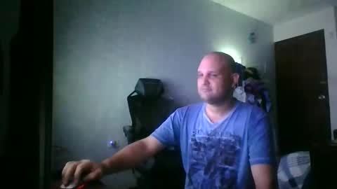 Snapshot of heavy_rebellxc chatting on December 22, 2025, 6:32 am Heavy Rebell online show from December 22, 2025, 6:32 am