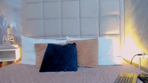 Keira Hecate online show from September 24, 2025, 8:01 pm