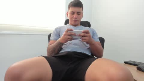  18 online show from February 12, 2026, 9:10 pm