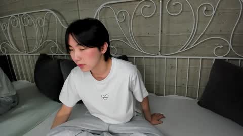 HEEJIN online show from November 1, 2025, 8:11 pm