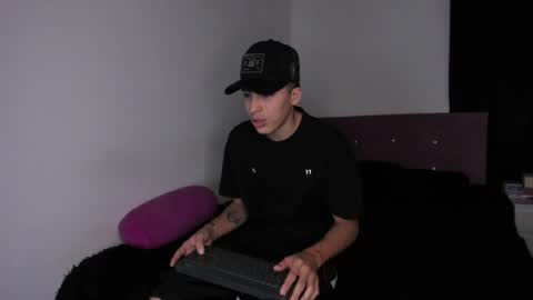 Snapshot of heellboy_ chatting on April 6, 2026, 5:08 am heellboy_ online show from April 6, 2026, 5:08 am