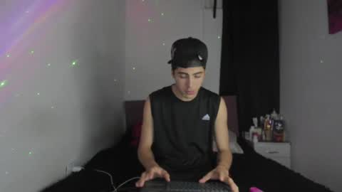 Snapshot of heellboy_ chatting on April 30, 2026, 6:20 am heellboy_ online show from April 30, 2026, 6:20 am