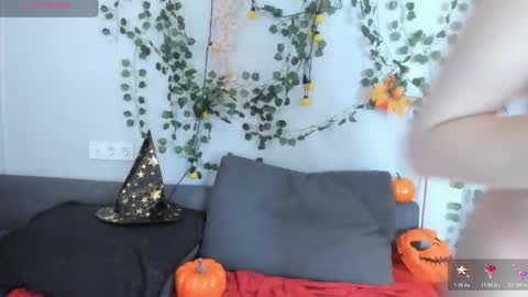 heexhia online show from November 7, 2025, 3:06 am