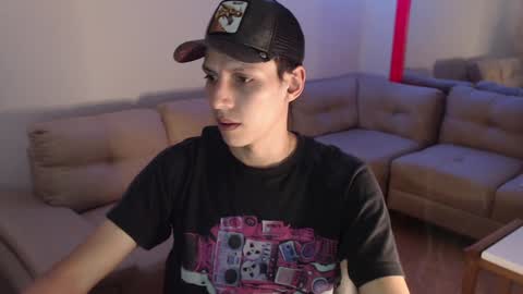 hefesto_69 online show from December 13, 2024, 10:34 pm