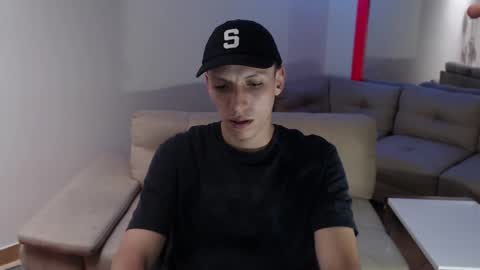 hefesto_69 online show from March 7, 2025, 8:44 pm