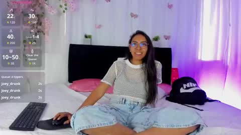 heidi_feuer online show from September 25, 2025, 12:31 pm
