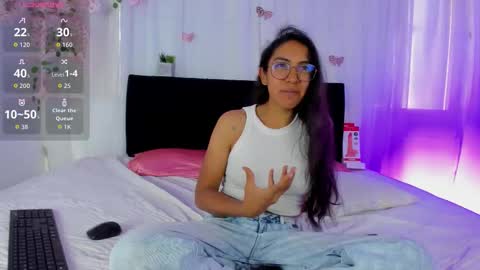 heidi_feuer online show from September 26, 2025, 12:42 pm