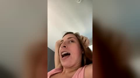 Snapshot of heidi_is_here_72 chatting on June 19, 2026, 10:02 pm heidi_is_here_72 online show from June 19, 2026, 10:02 pm