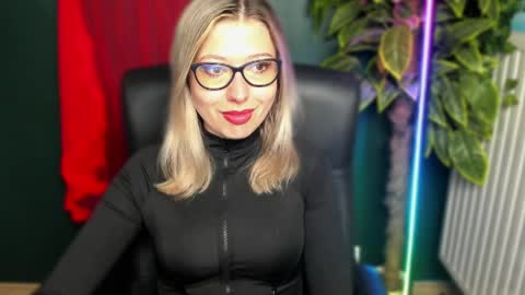 Snapshot of heidi_pleasure chatting on June 2, 2026, 4:25 am Heidi online show from June 2, 2026, 4:25 am