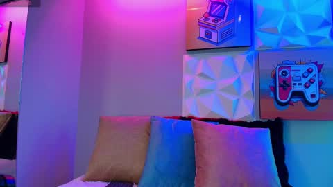   online show from February 11, 2025, 10:59 am