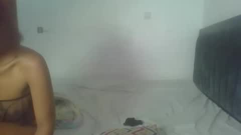 Snapshot of heilybunny chatting on April 24, 2026, 12:40 pm heilybunny online show from April 24, 2026, 12:40 pm